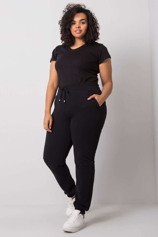 Mustad spordipüksid