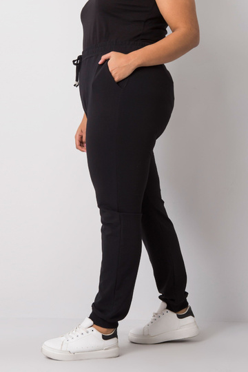 Mustad spordipüksid 2