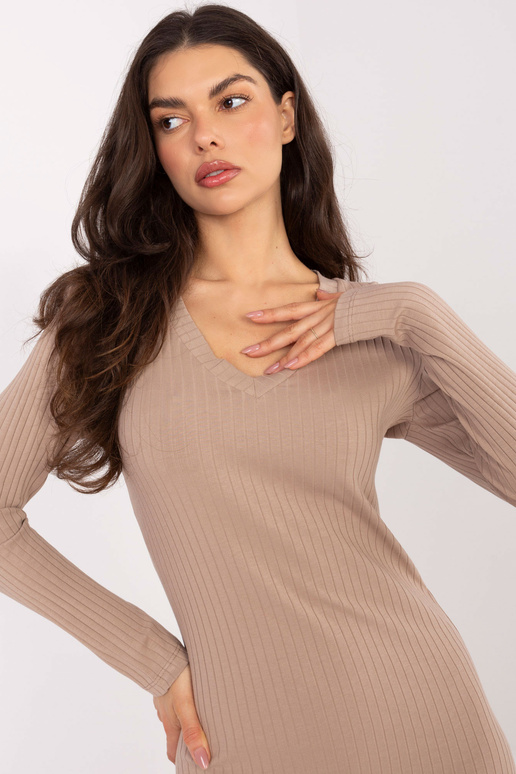 Tume liivakarva kleit