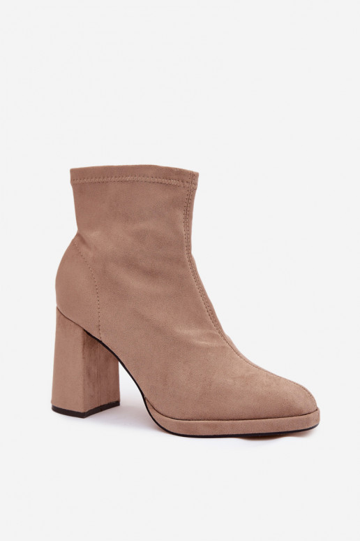 Beeži värvi naiste saapad kunstnahast kontsadega Karvella