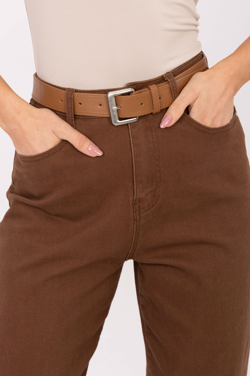 Pruunid teksapüksid