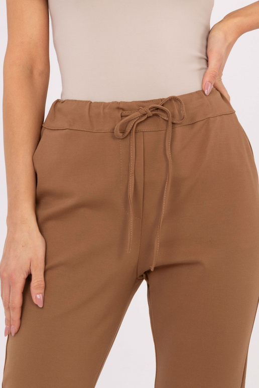 Kaamelikarva püksid