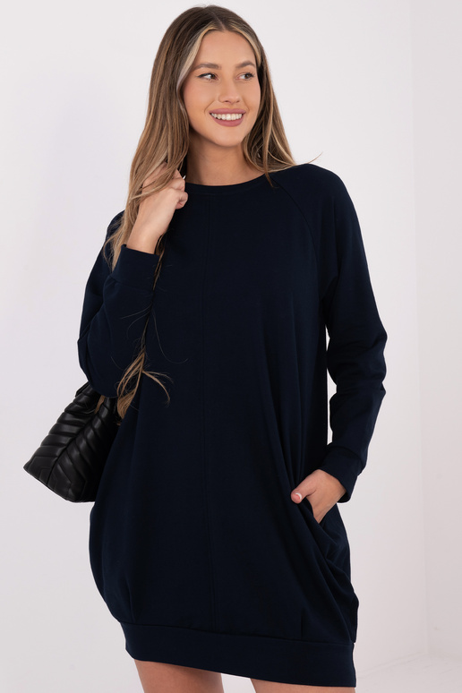 Granaatpunase tooniga kleit