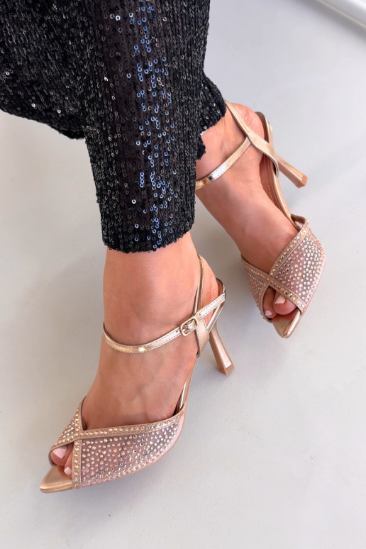 Naistesandaalid kõrge jämeda kontsaga  Szampańskie Peloria