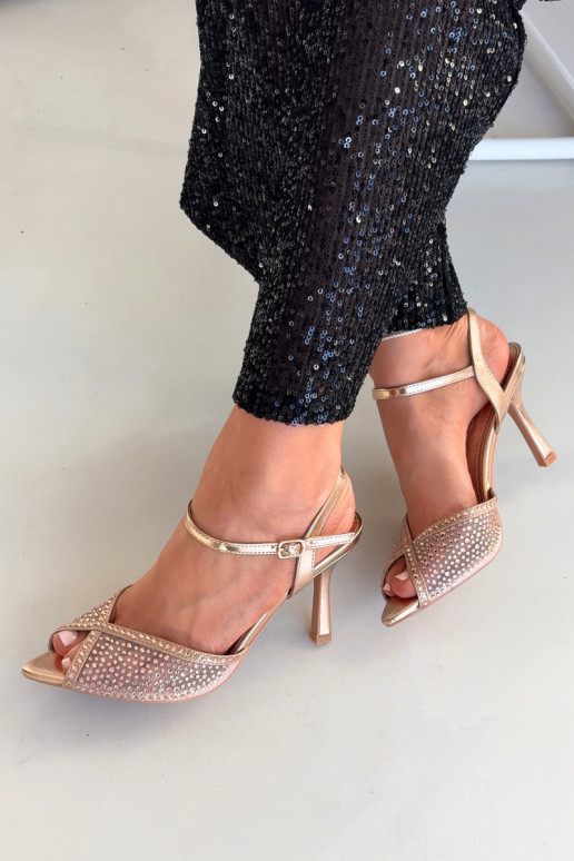 Naistesandaalid kõrge jämeda kontsaga  Szampańskie Peloria