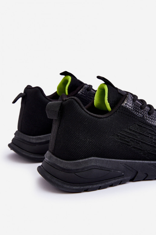   spordijalatsid Must Santiago