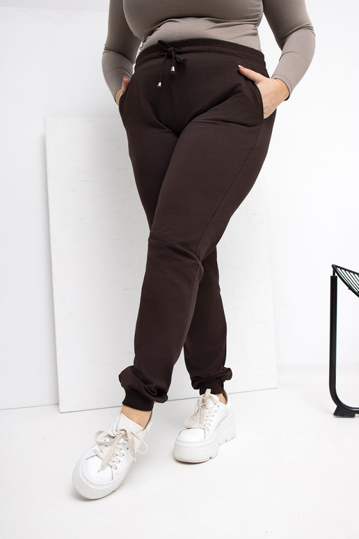 Tumespruunid spordipüksid