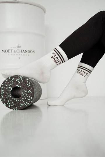 Sokid  Z Pruunid värvim Napisem PILATES, BABE! 