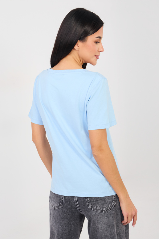 Lühikeste varrukatega helesinine T-särk