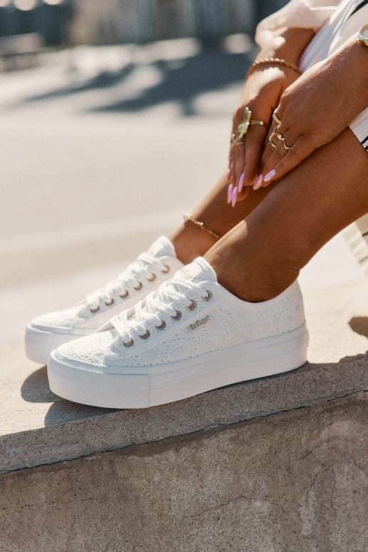 naiste saapad pitsilised Lee Cooper LCW-25-31-3438L valget värvi