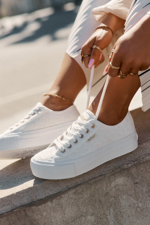 naiste saapad pitsilised Lee Cooper LCW-25-31-3438L valget värvi