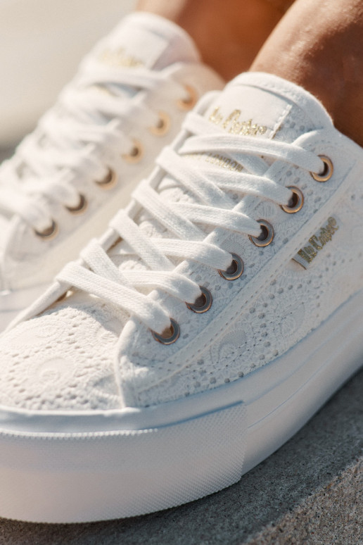 naiste saapad pitsilised Lee Cooper LCW-25-31-3438L valget värvi