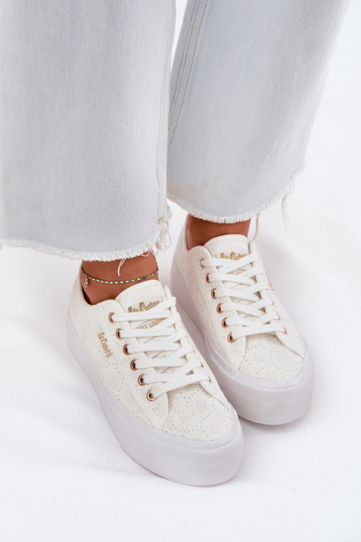 naiste saapad pitsilised Lee Cooper LCW-25-31-3438L valget värvi