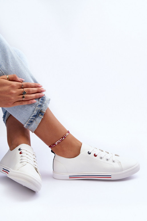   spordijalatsid  valget värvi Mossaia