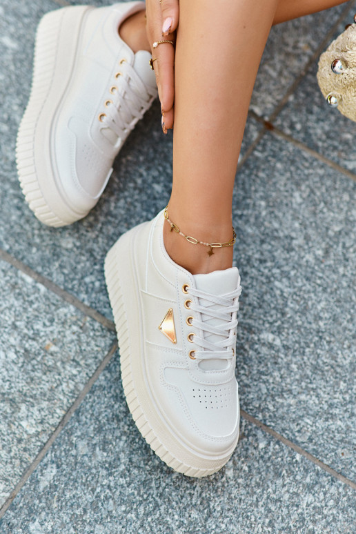  tüüpi jalanõud  eko-nahast platvormiga Elevandiluu värvi Chrisstin