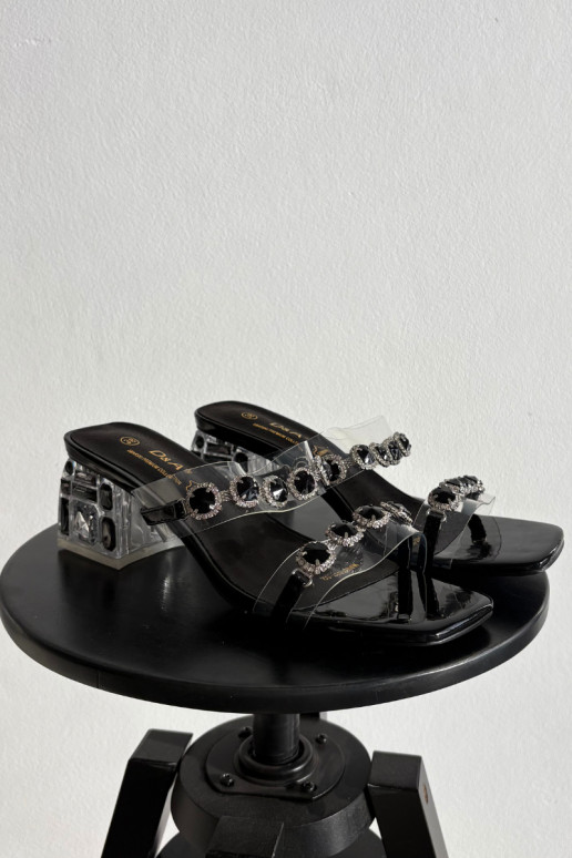 Naisteleidjad säravate silmadega D&A MR1037-02 must