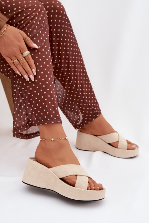 naiste plätud  Z u beeži värvi Calorine