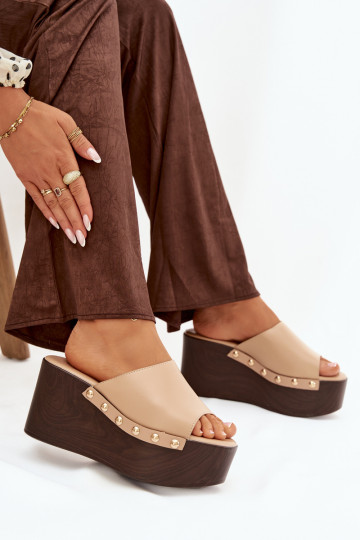 naiste plätud  neetidega beeži värvi Mareline