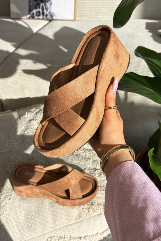 Calorine pruunid naiste šlepetid platvormil kunstnahast