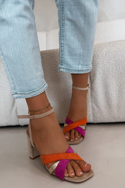 Naistesandaalid Triipudega owe beeži värvi Karilora