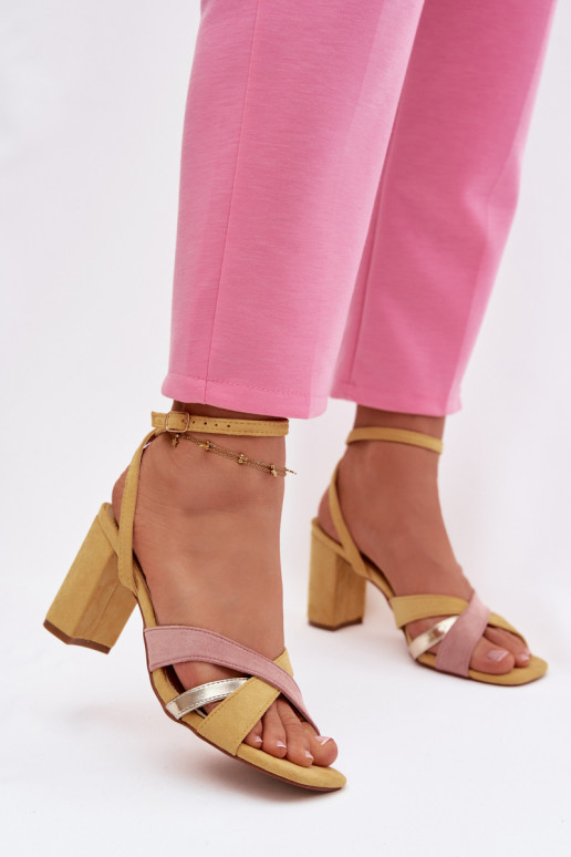 Naistesandaalid Triipudega owe Kollased Karilora