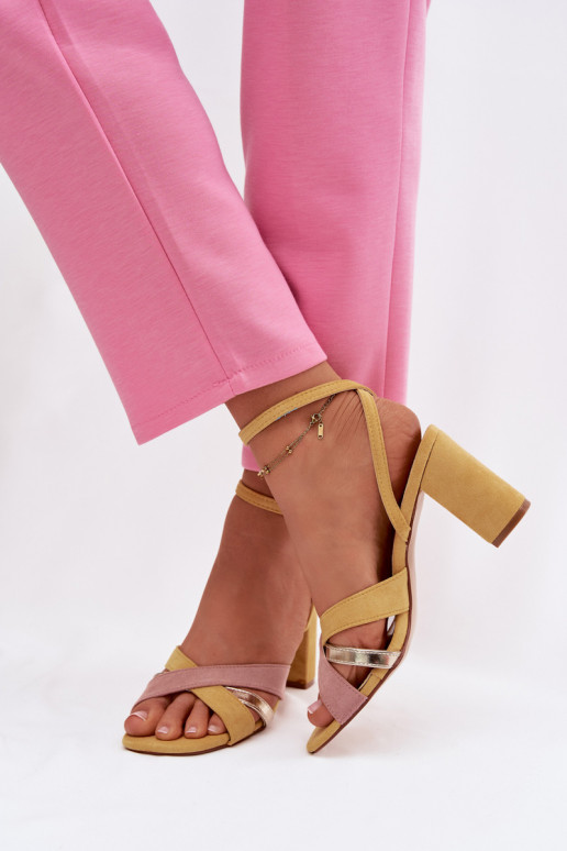 Naistesandaalid Triipudega owe Kollased Karilora