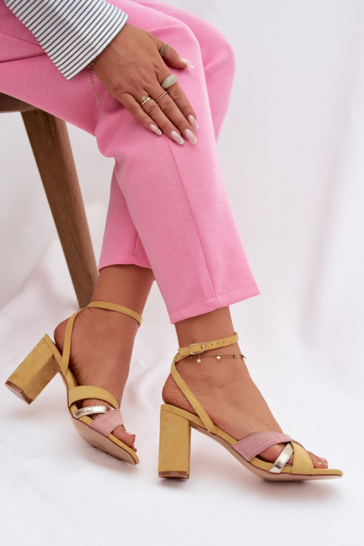 Naistesandaalid Triipudega owe Kollased Karilora