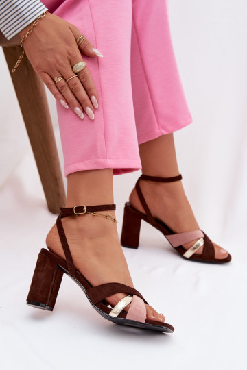 Naistesandaalid Triipudega owe Czekoladowe Karilora