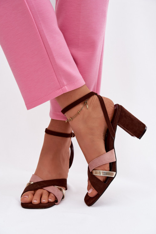 Naistesandaalid Triipudega owe Czekoladowe Karilora