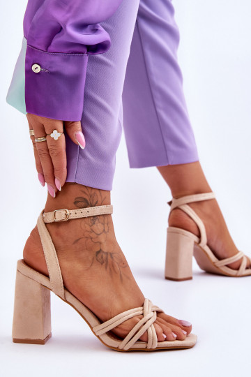  Seemisnahast kingad kõrge jämeda kontsaga beeži värvi Bernett 2