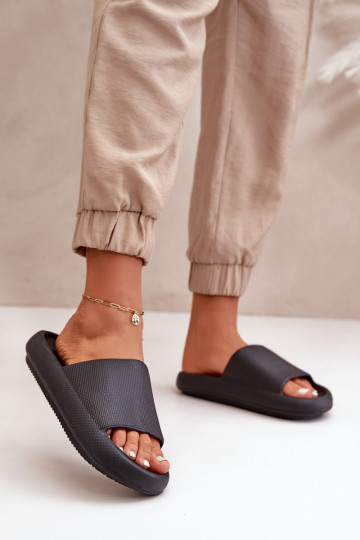  Kerged sussid massiivse tallaga Must Querceria