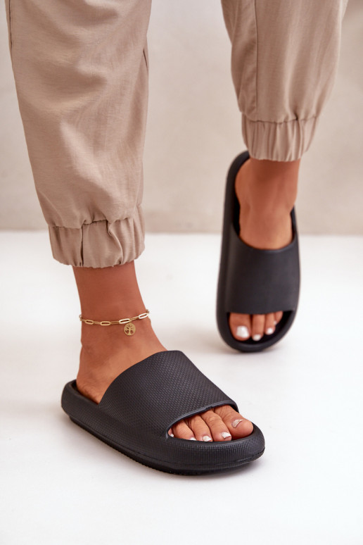  Kerged sussid massiivse tallaga Must Querceria