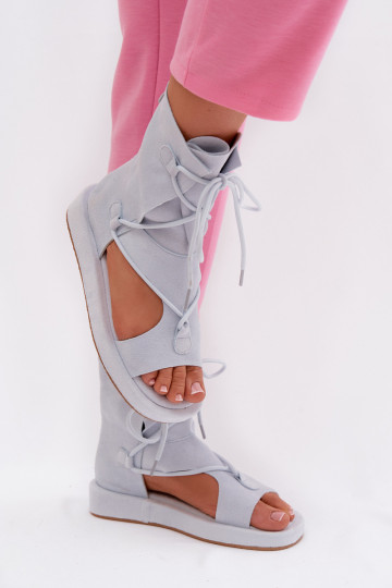 Naistesandaalid owe madala säärega I Wiązaniem helesinist värvi Ferlisse