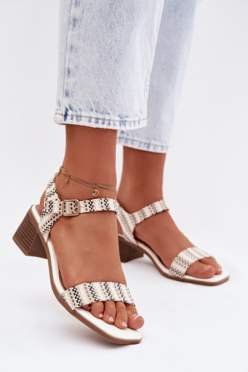Naistesandaalid  valget värvi Sabela 2