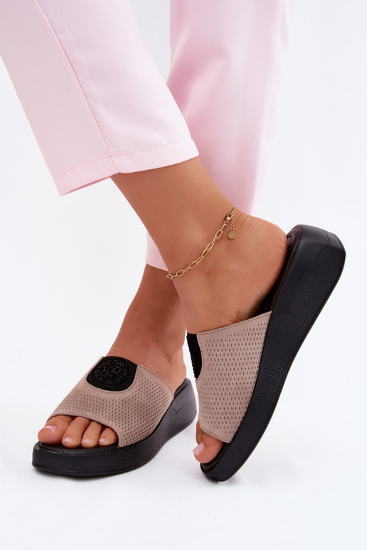 Kreemjad faux suede naiste sussid Fablee