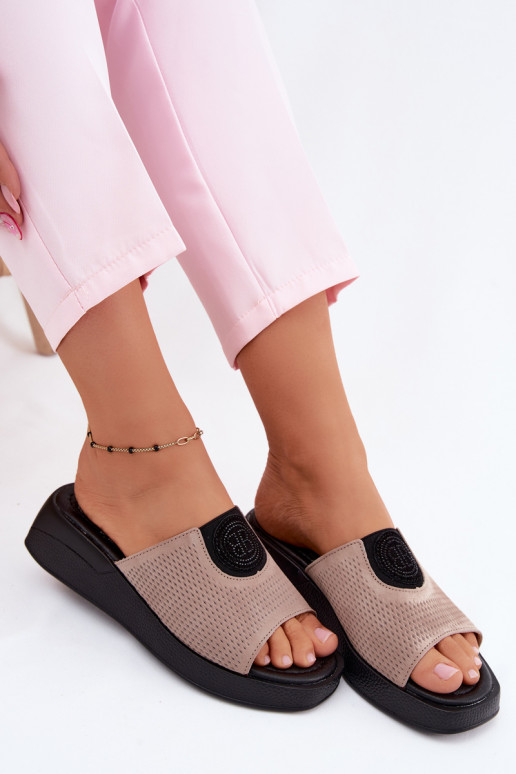 Kreemjad faux suede naiste sussid Fablee
