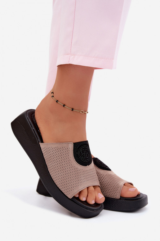 Kreemjad faux suede naiste sussid Fablee