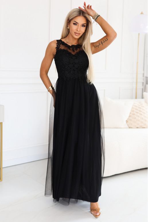 Romantiline maxi kleit tikitud pitsi ja tülliga - must