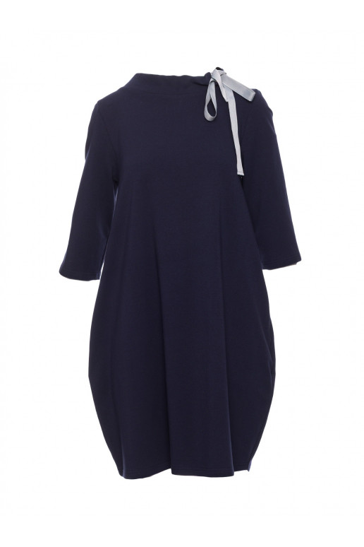 Tumedalt sinine oversized kleit riba detailiga