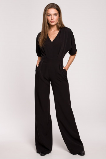 Lai lõikega jumpsuit V-kaelusega - must