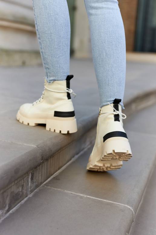 Naiste poolsaapad Elevandiluu värvi...