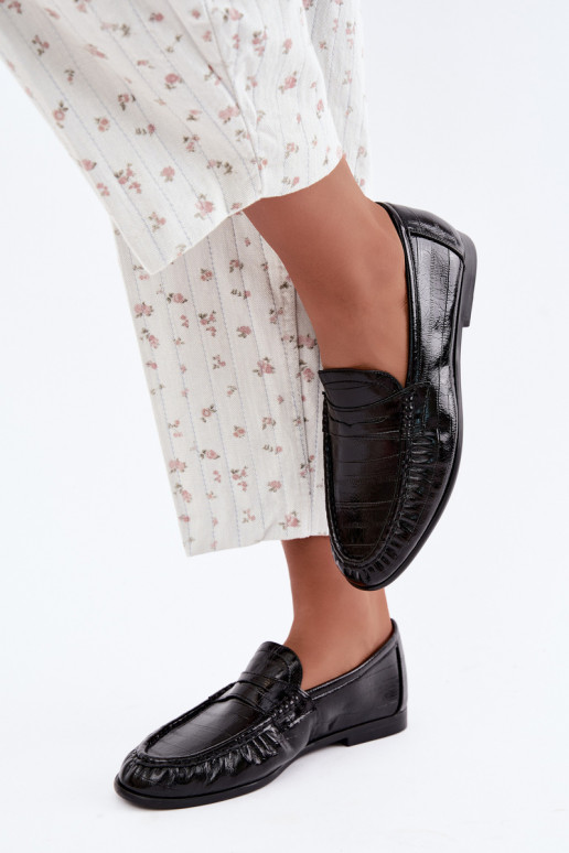 Lakitud mokassiinid   Must Dulcy