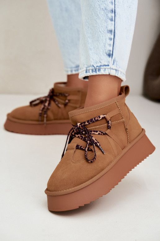   seemisnakhsed nööpidega lumesaapad platvormtalla ja stiilsete detailidega GOE UU2N4920 Camel