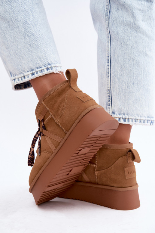   seemisnakhsed nööpidega lumesaapad platvormtalla ja stiilsete detailidega GOE UU2N4920 Camel