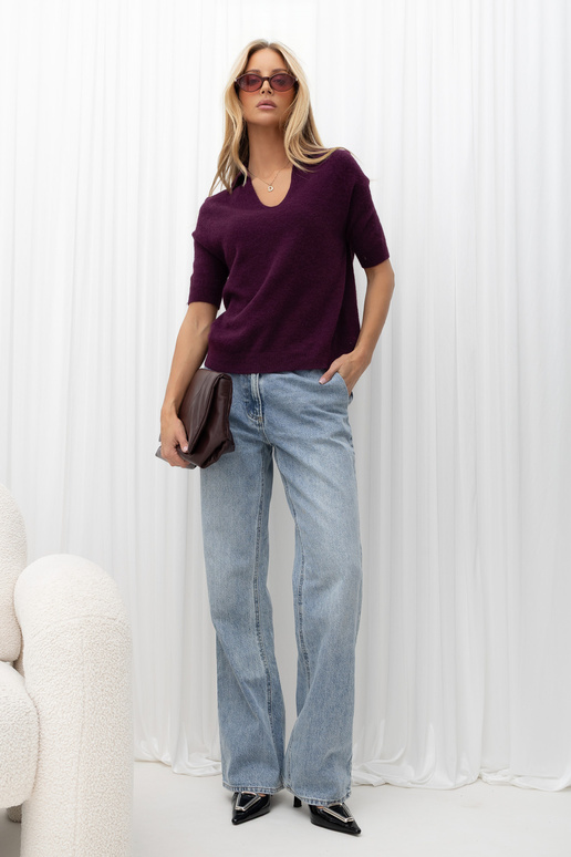 Tumedat violetne kamps