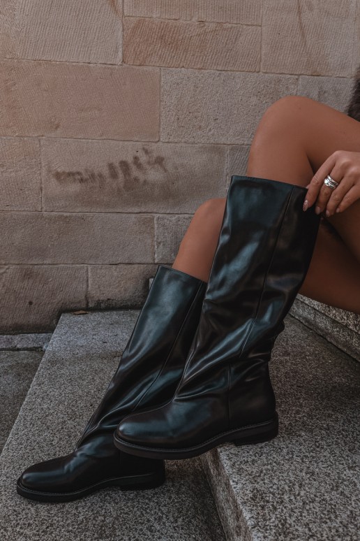 pika säärega saapad laiade nööridega Must Pavellea