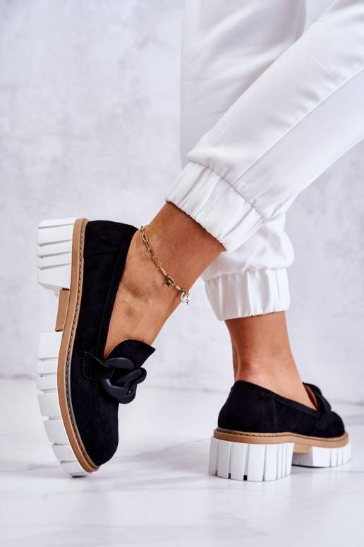 Seemisnakhsed jalatsid kaunistustega...