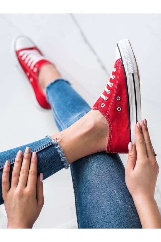 Klassikalise mudeli punased vabaaja jalanõud