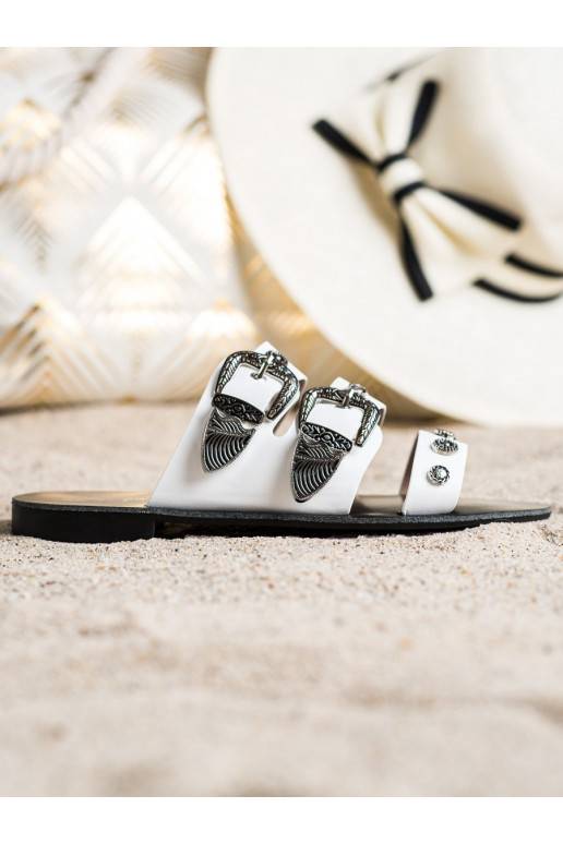 Stiilsed plätud neetide ja pandlaga 