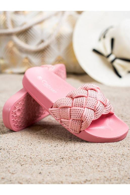 Tekstiilist plätud kristallidega 